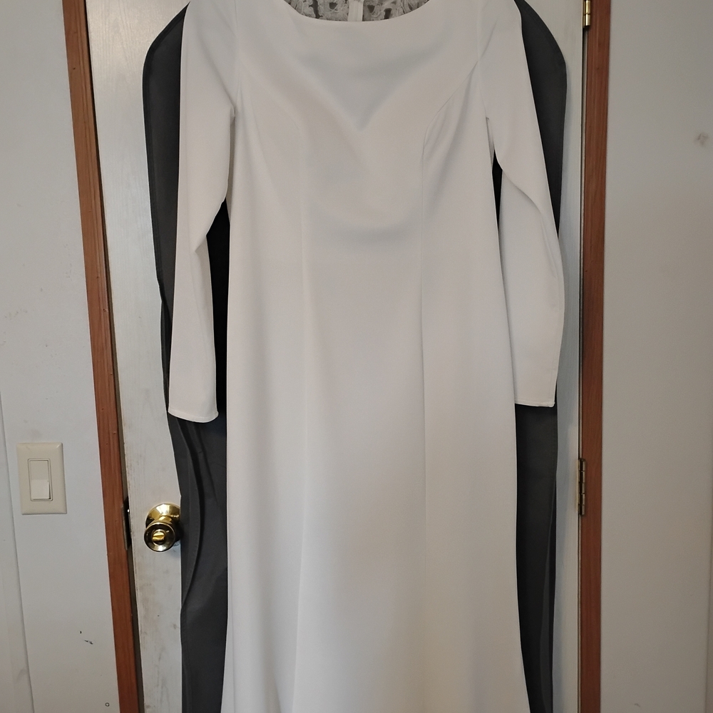 Dave & Johnny Classic White Long Sleeve Dress